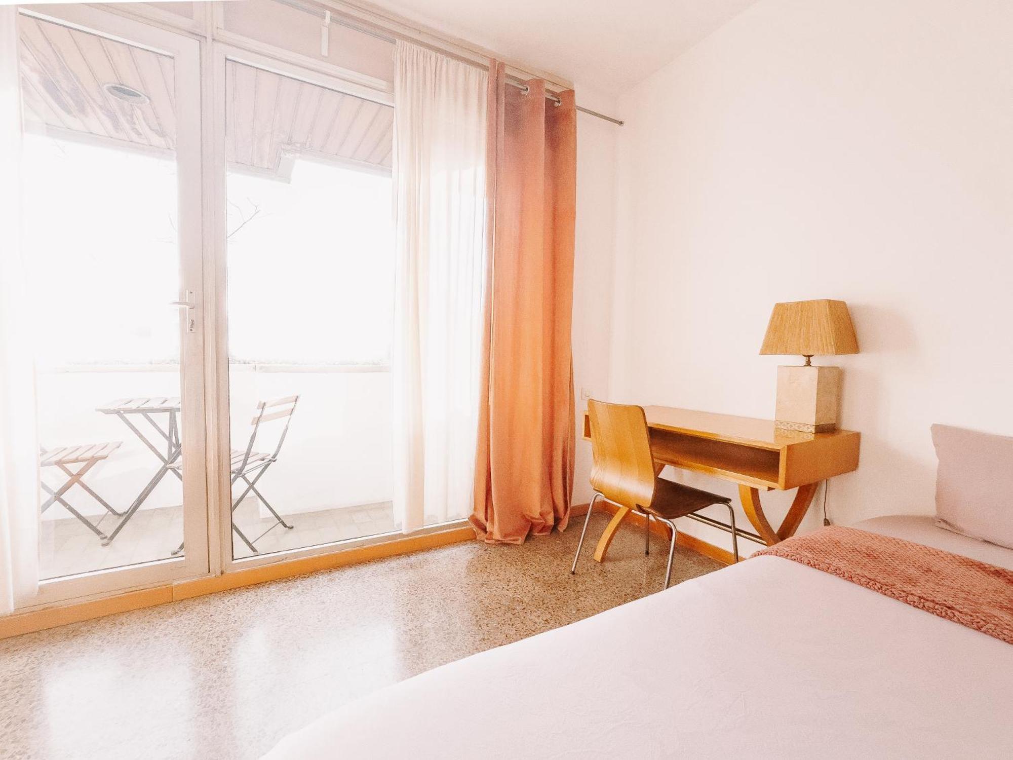Lovely In Shared Gracia Neighborhood Apartamento